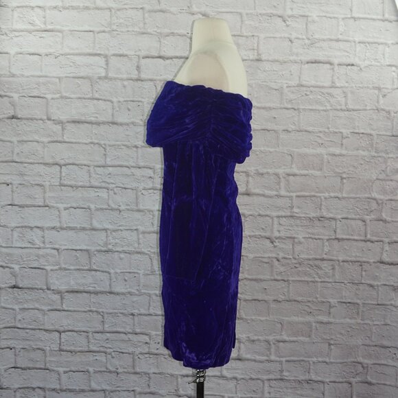 Vintage 80s Crushed Velvet Off Shoulder Dress - Picture 2 of 11